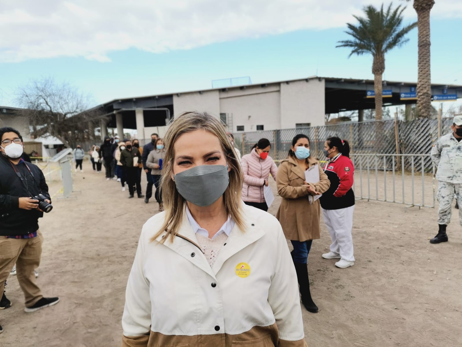 Vacunan a 730 maestros con refuerzo en jornada transfronteriza