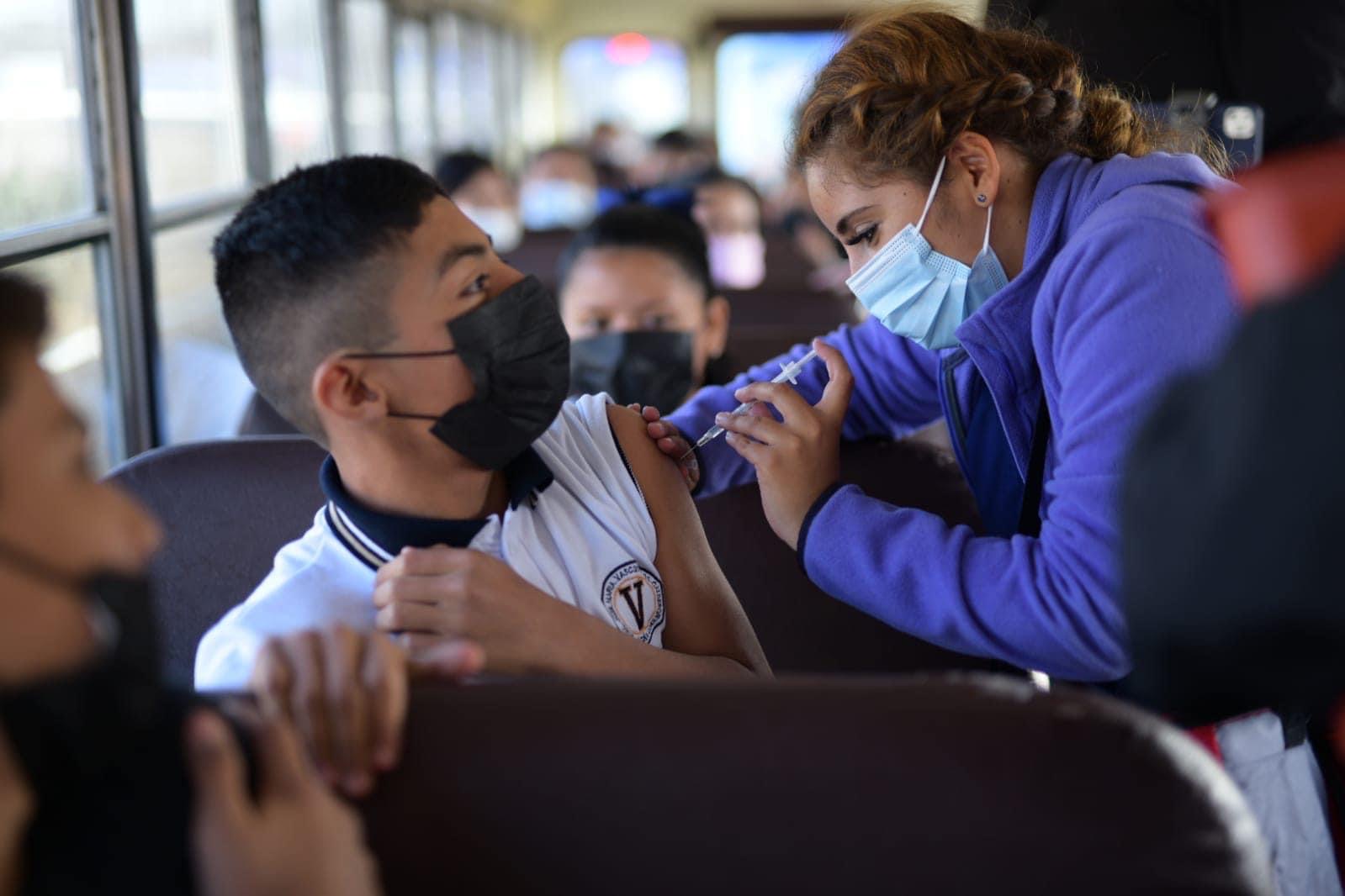 Plantea Riquelme vacunación estatal de niños de 5 a 11 años