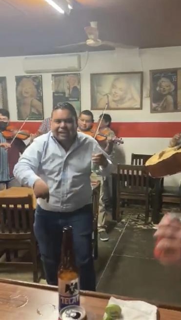 Alcalde de Rosita se la vive en las cantinas
