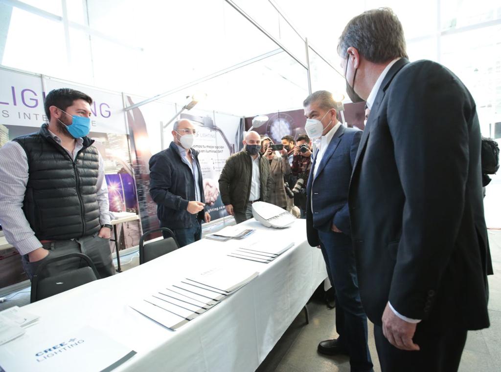 Pese a recortes, Coahuila no se “raja”: Riquelme