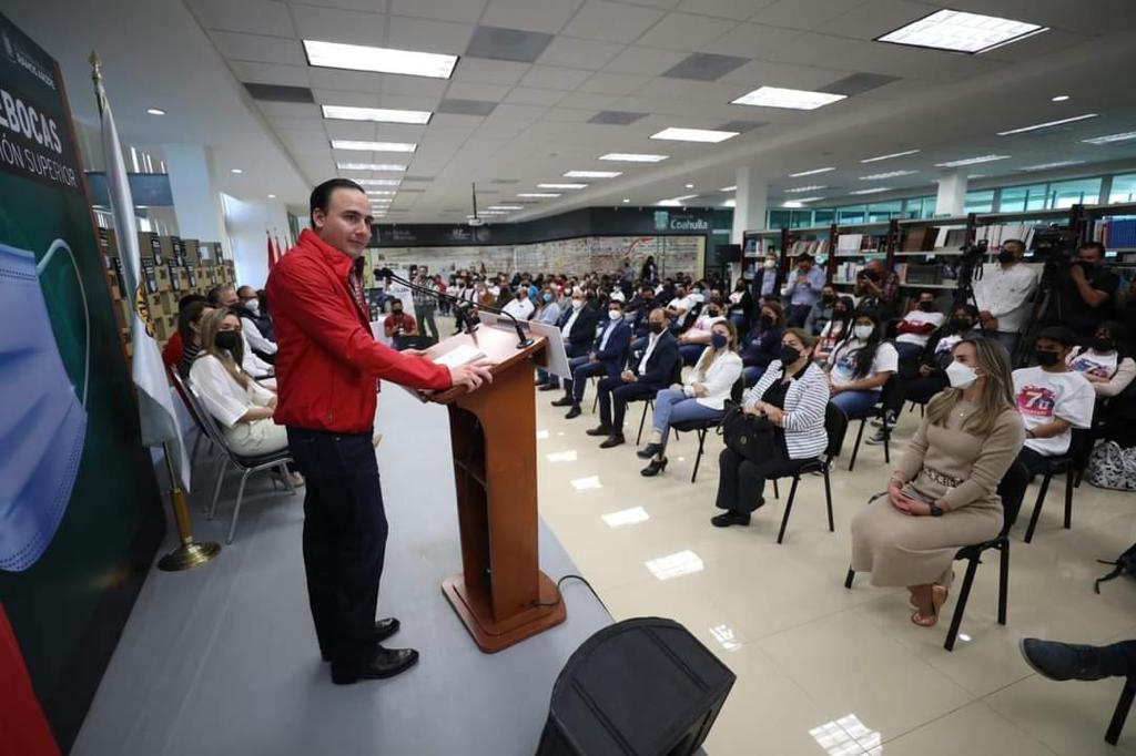 Refuerzan con programa de cubrebocas a universidades