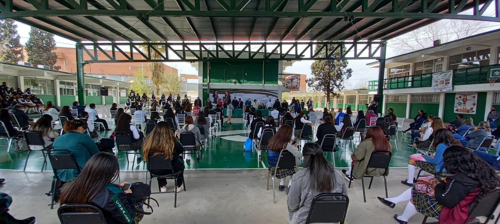 Vuelven más de 10 mil alumnos del Conalep a clases presenciales