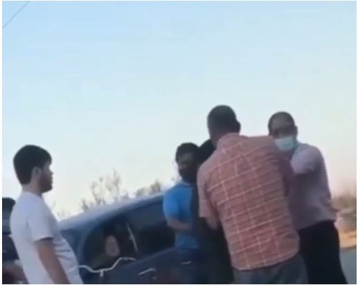 Padre e hijo golpean a supuesto estudiante en secundaria de Múzquiz