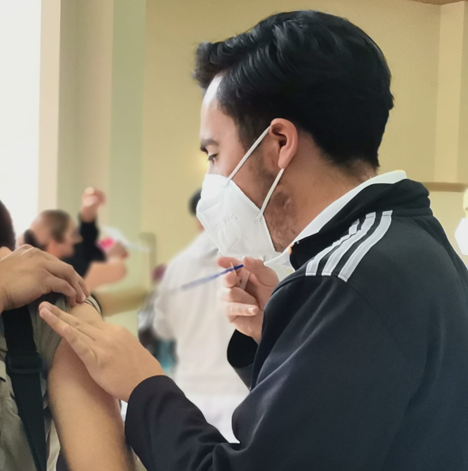 Vacunarán a menores de 14 a 17 años