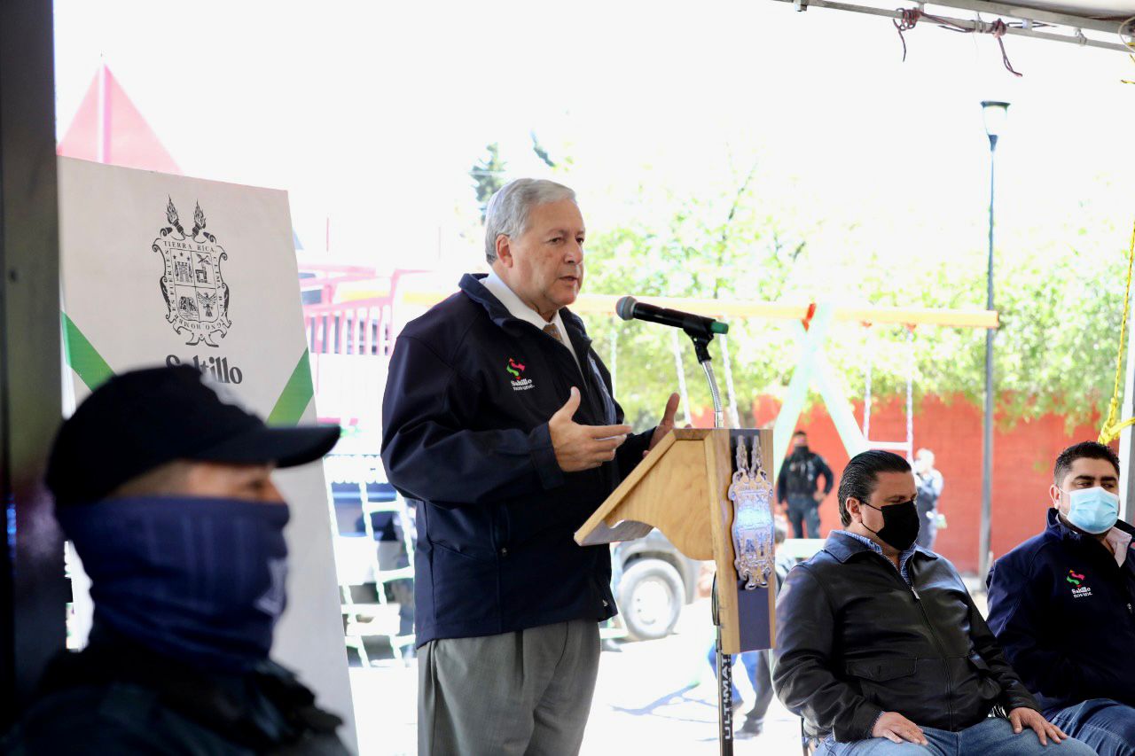 Trabajan unidos Chema Fraustro y vecinos de Colinas del Sur por la seguridad