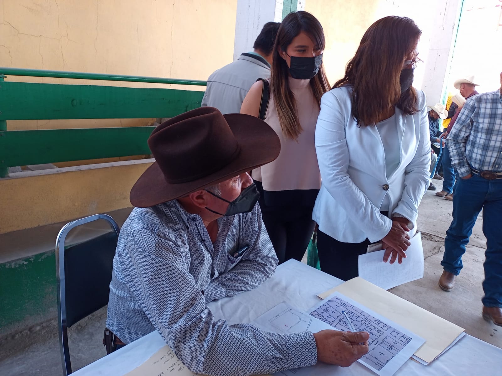 Entregan certificados de derechos parcelarios a productores