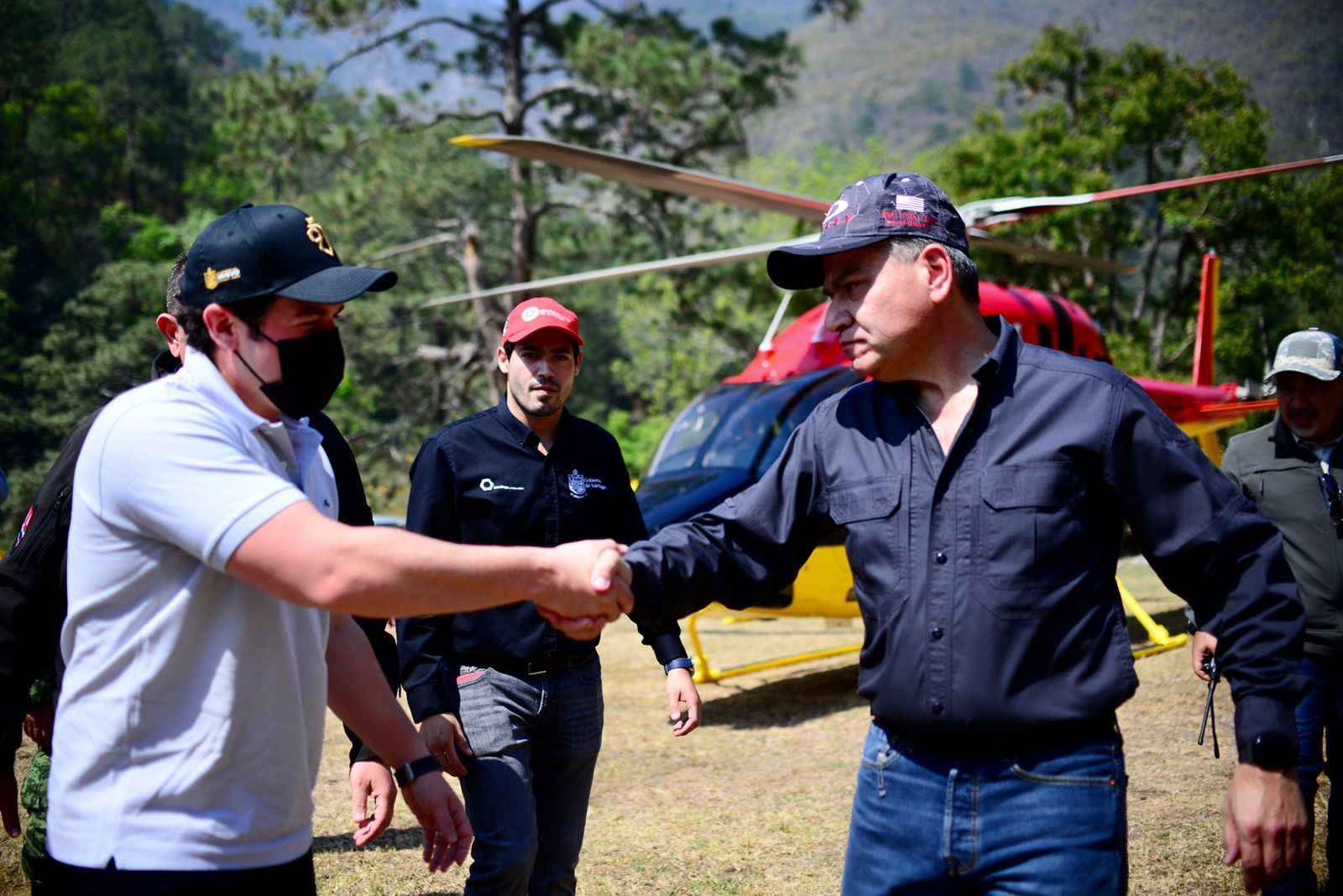 Supervisa Miguel Riquelme y Samuel García incendio de la Sierra de Santiago