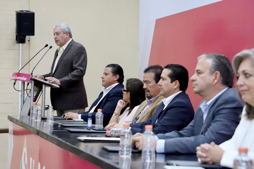 Anuncia Chema Fraustro internet gratuito en los 26 Centros Comunitarios