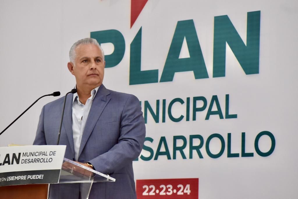 Presenta Román Cepeda Plan Municipal de Desarrollo