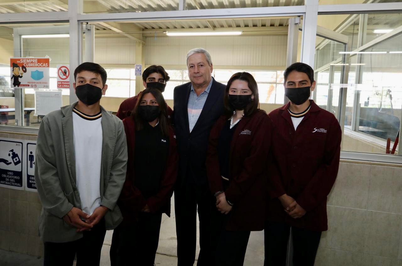 Dialoga Chema con jóvenes del Instituto Don Bosco