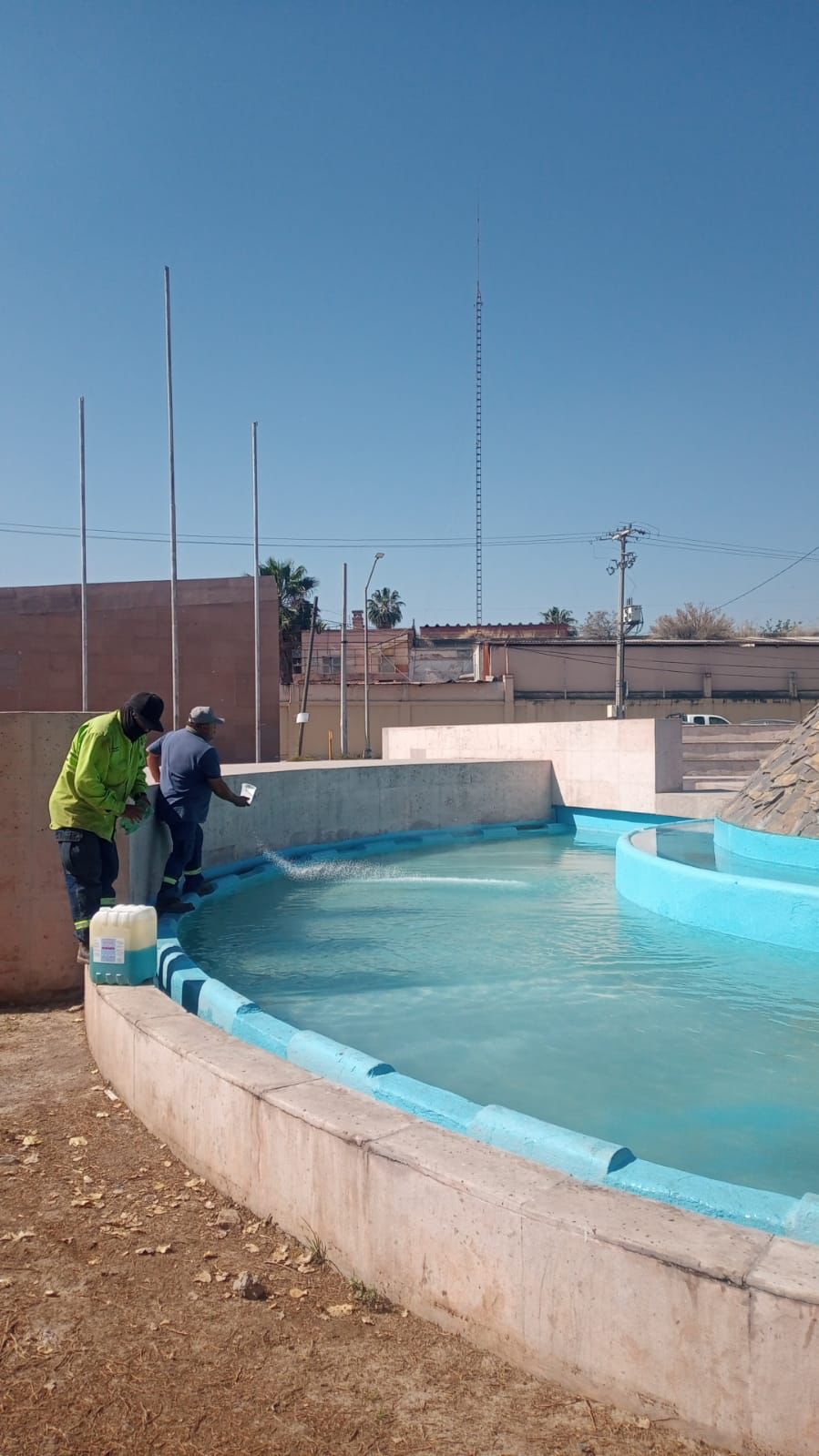 Municipio da mantenimiento a las fuentes públicas