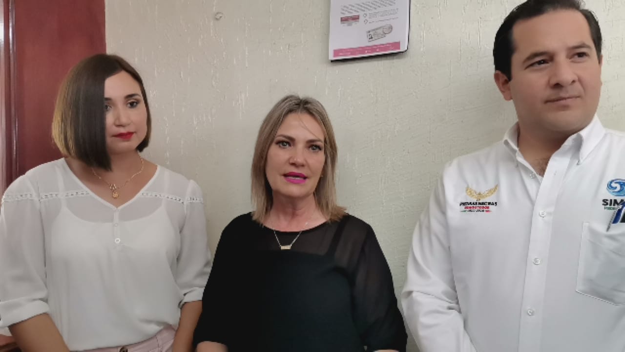 Cumple 100 administración de Norma Treviño