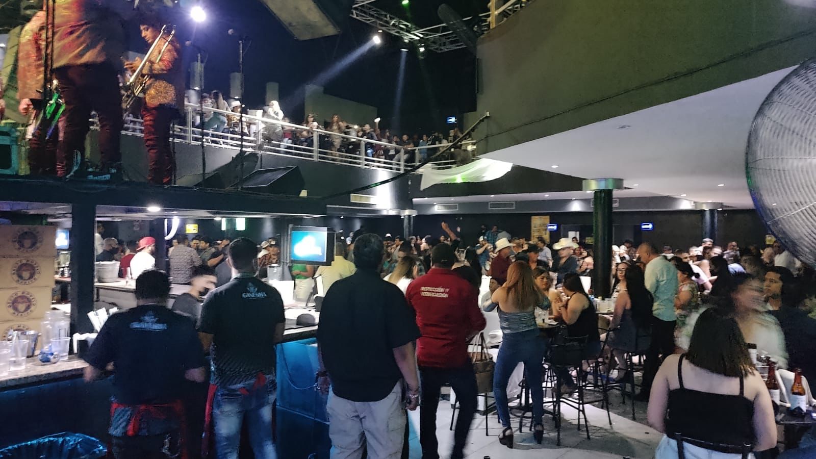 Detectan menores alcoholizados en bar, lo clausuran