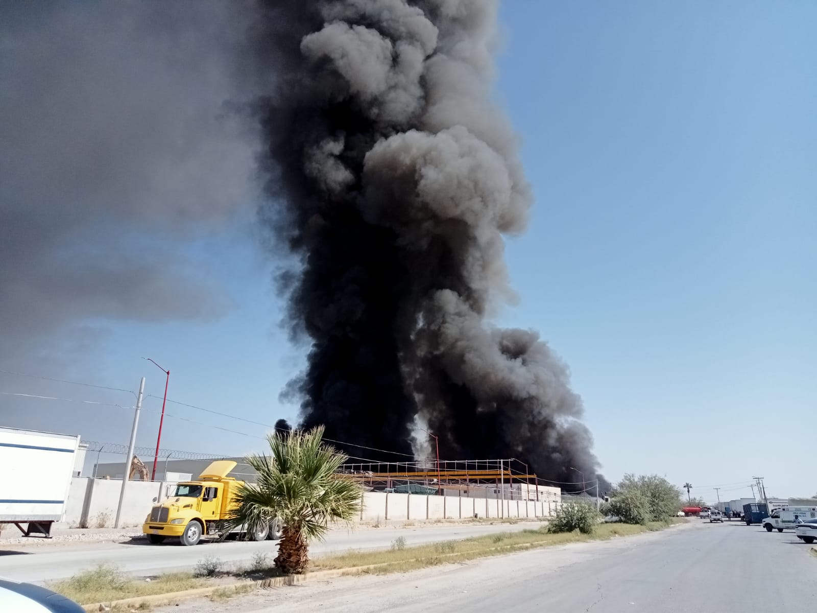 Se incendia empresa recicladora en Torreón