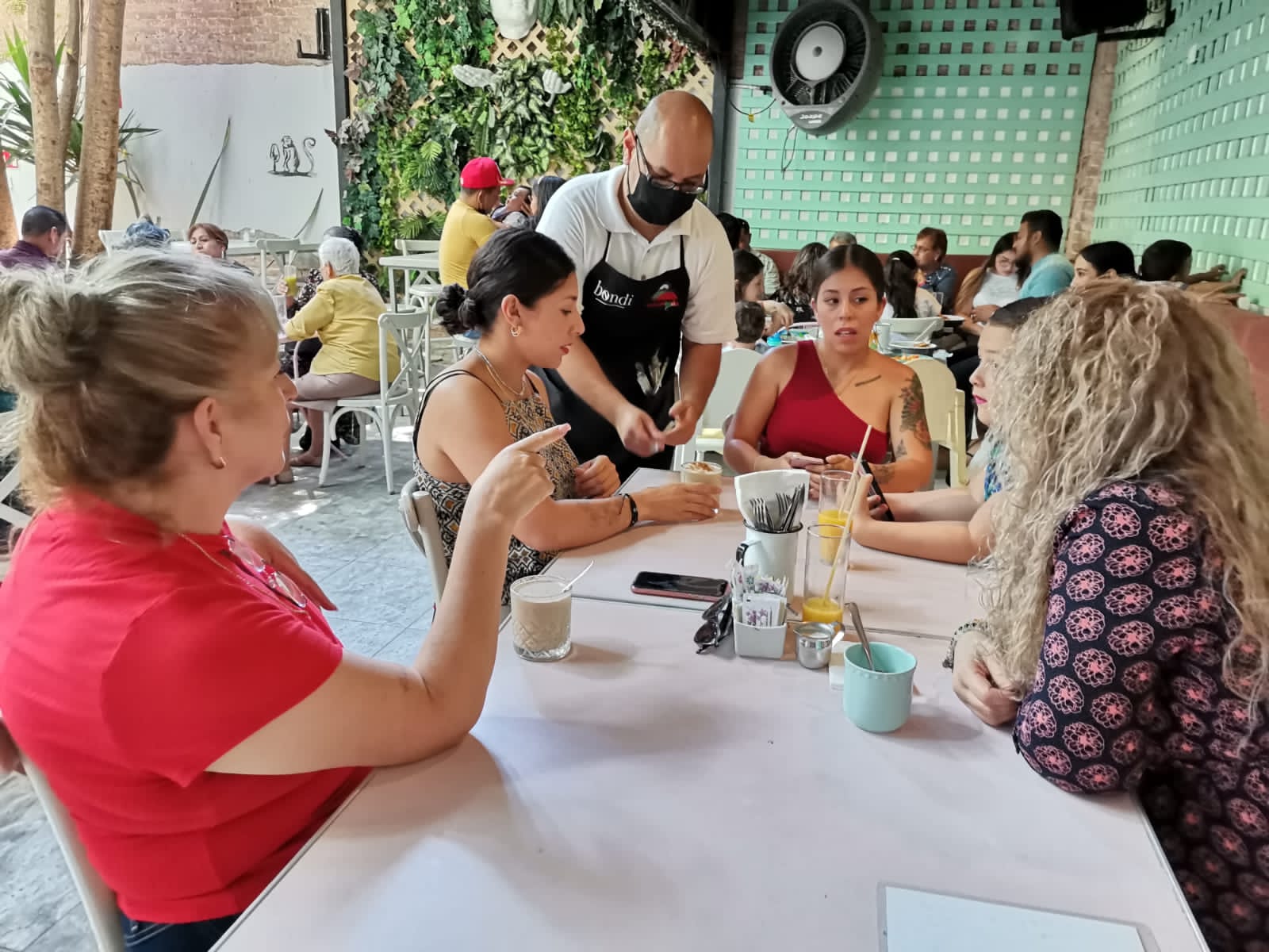 Abarrotados, restaurantes de Torreón por Día de las Madres