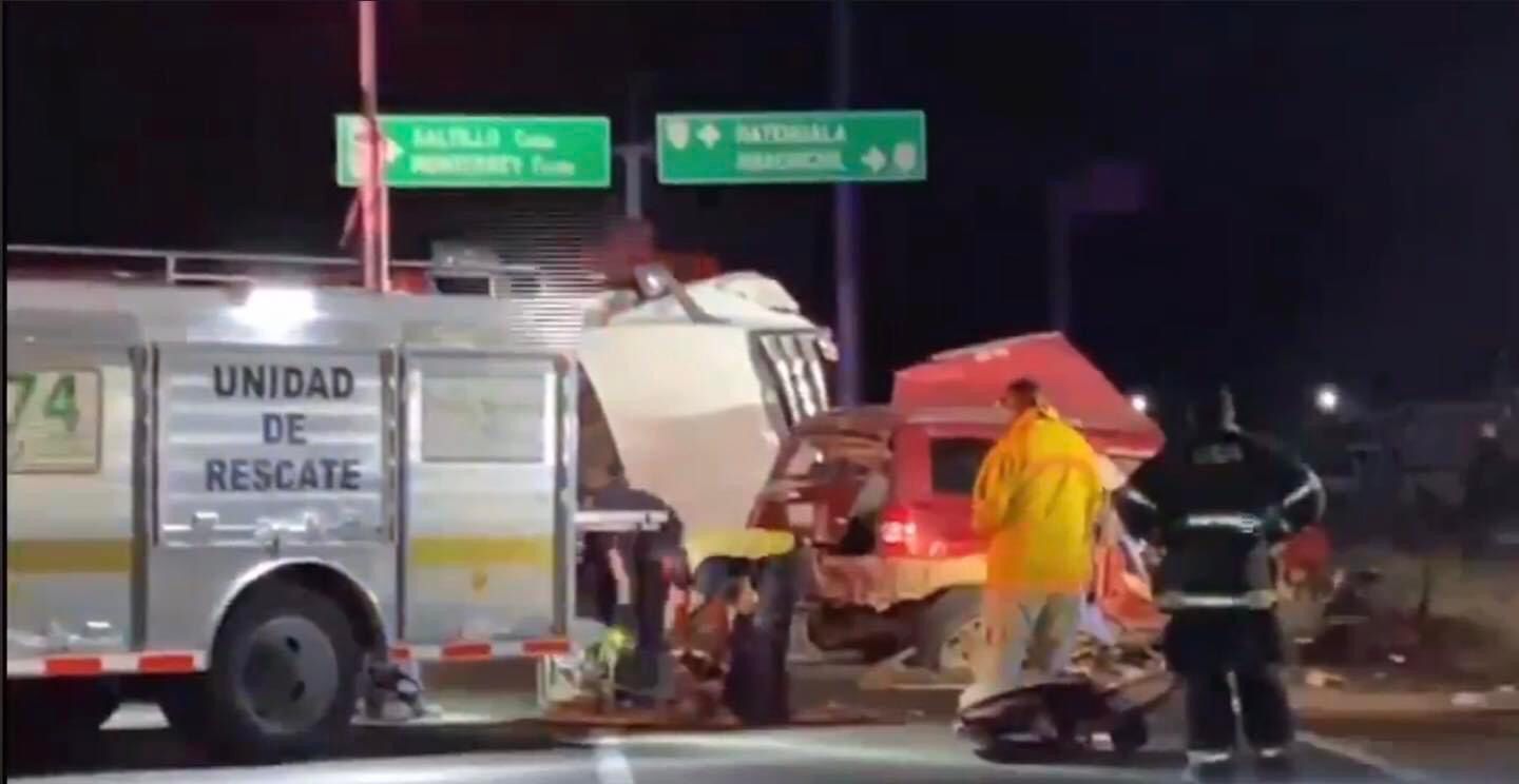 Mueren 6 integrantes de una familia en aparatoso choque