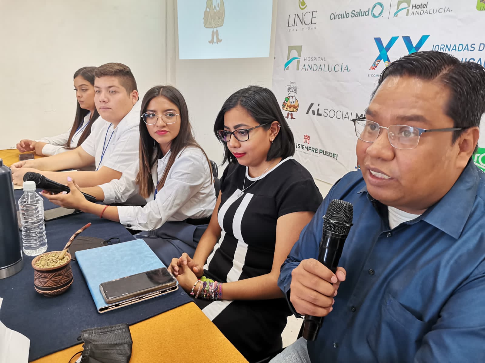 Universitarios laguneros organizan encuentro sobre digitalidad