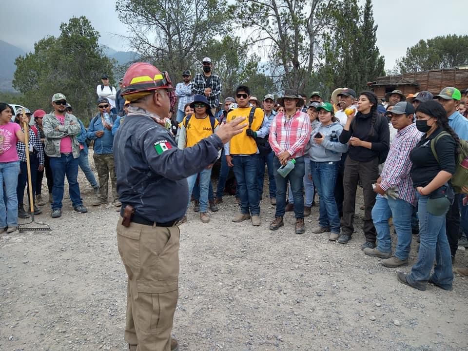 Toman precauciones para evitar que incendio se extienda a predios de la Narro