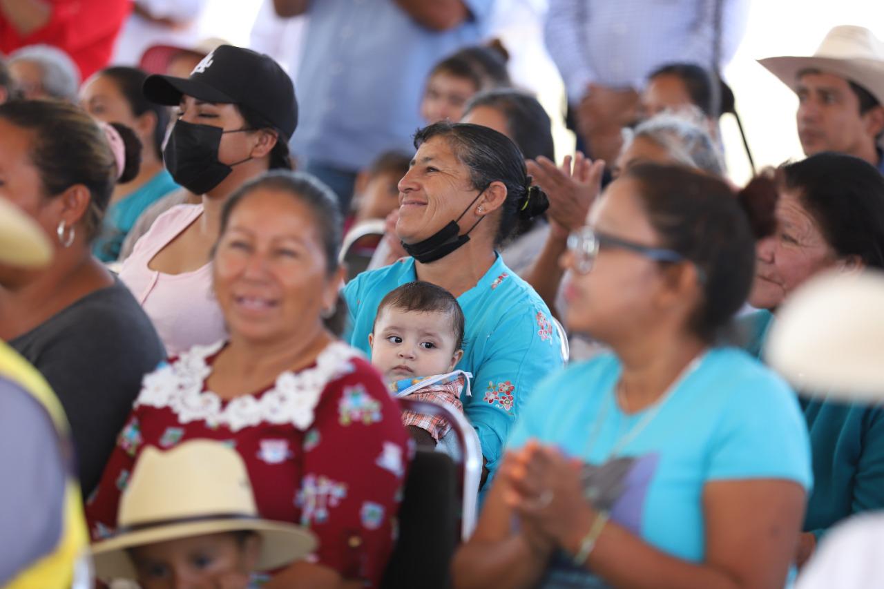 Unen esfuerzos Municipio y Club de Leones a favor de los ejidos