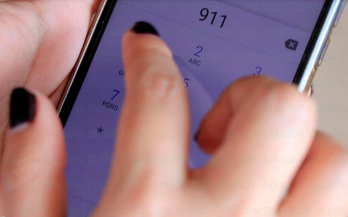 Taxista intenta abusar de joven; logra escapar y denuncia