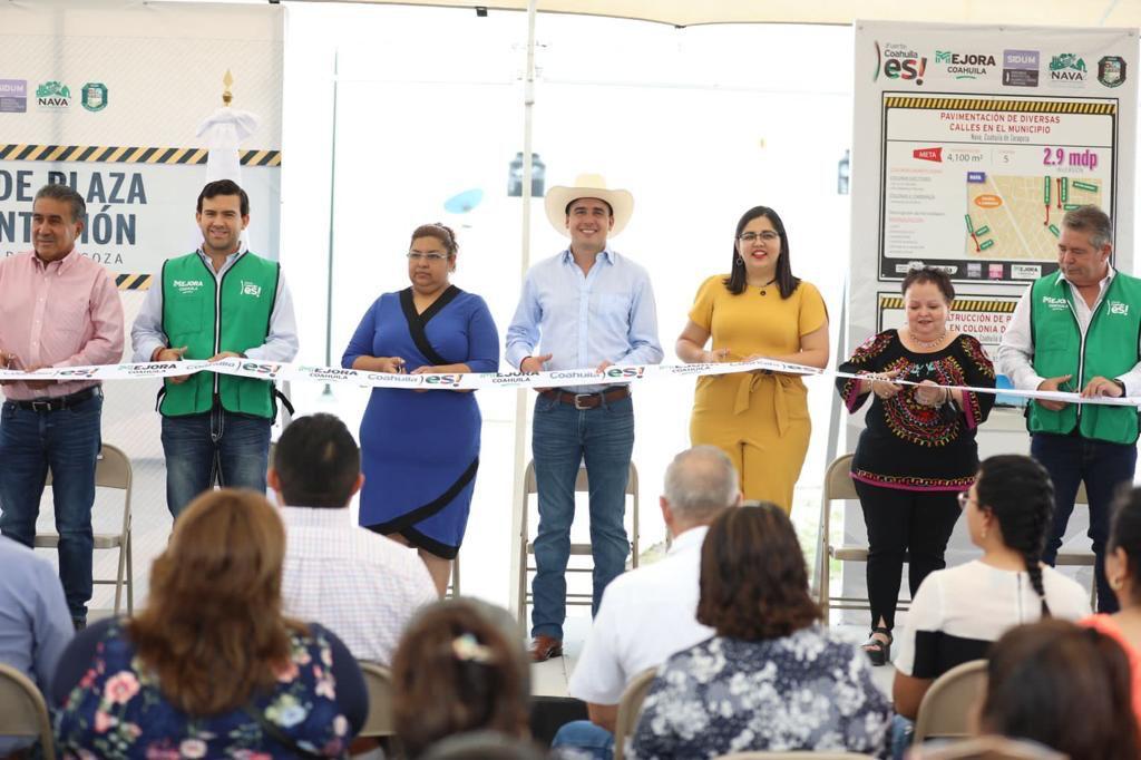 Entregan y arrancan obras sociales en la Región Cinco Manantiales
