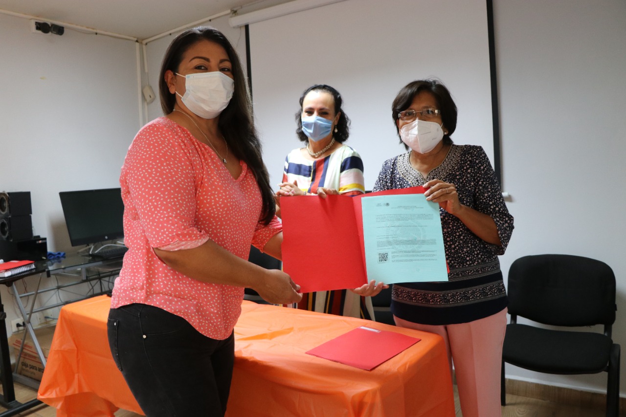 Concluyen cursos mujeres de Fundación Luz y Esperanza