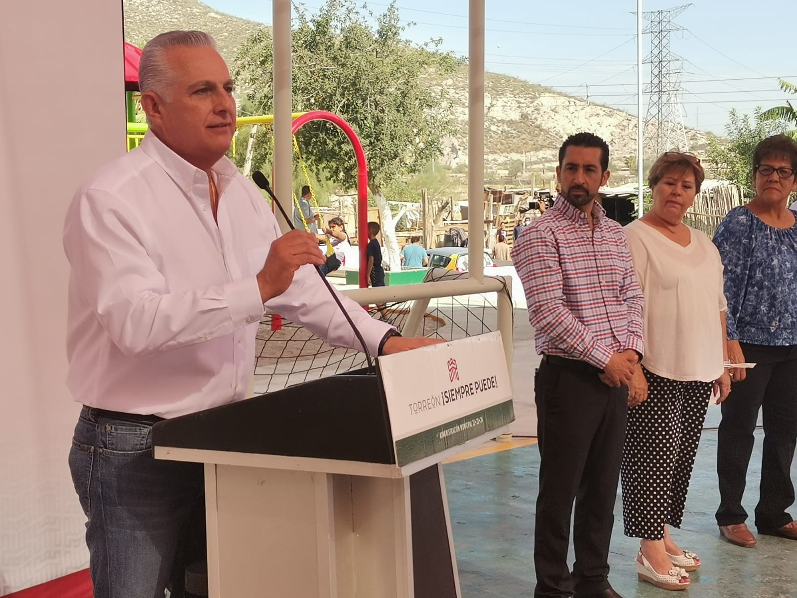 Minimiza Román guerra sucia en su contra