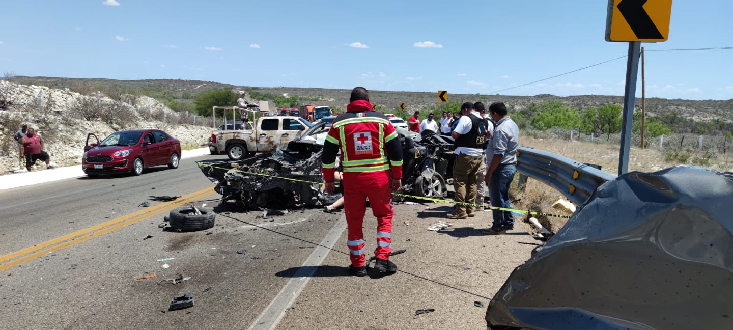 Carreterazo deja una mujer muerta y dos lesionados