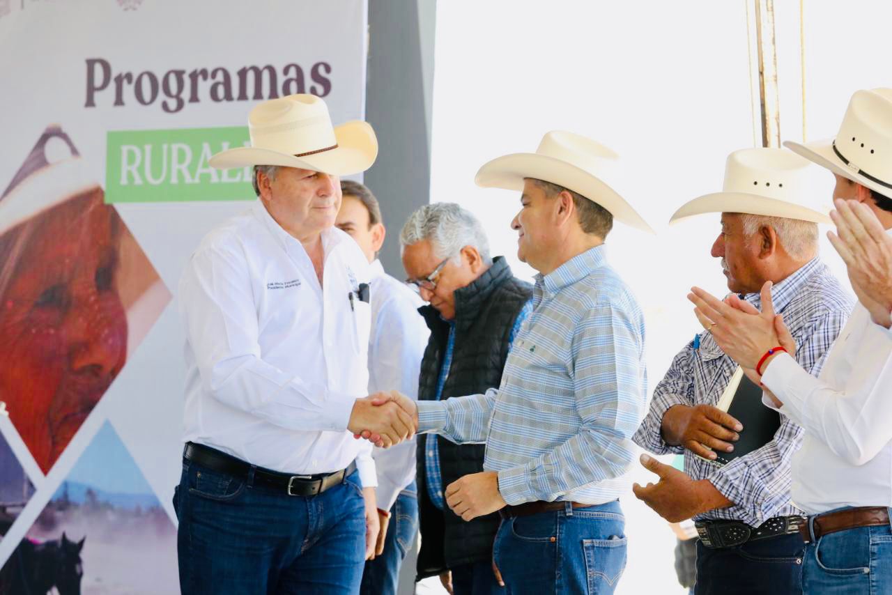 Entregamos semilla forrajera; fortalecemos nuestro campo: Chema Fraustro