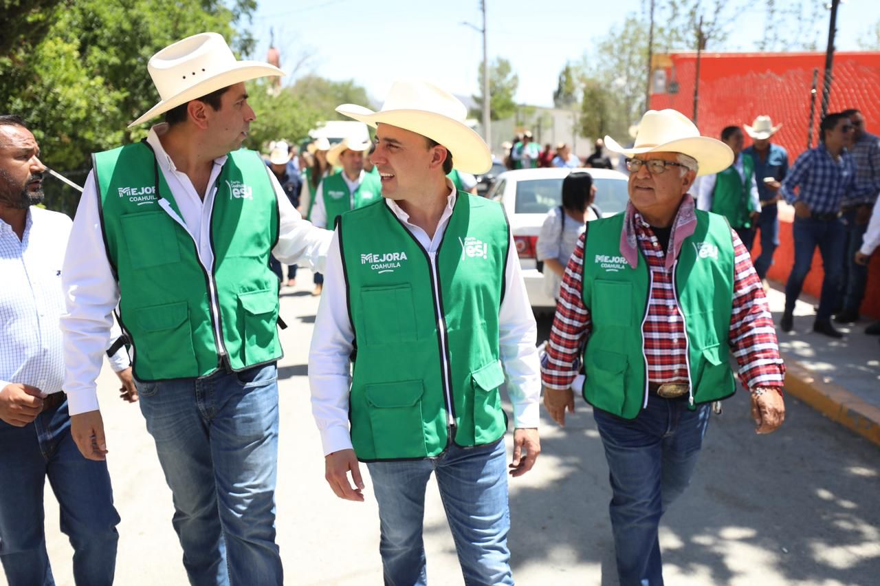 Mejora Coahuila lleva piso firme a todos los ejidos de Ramos Arizpe