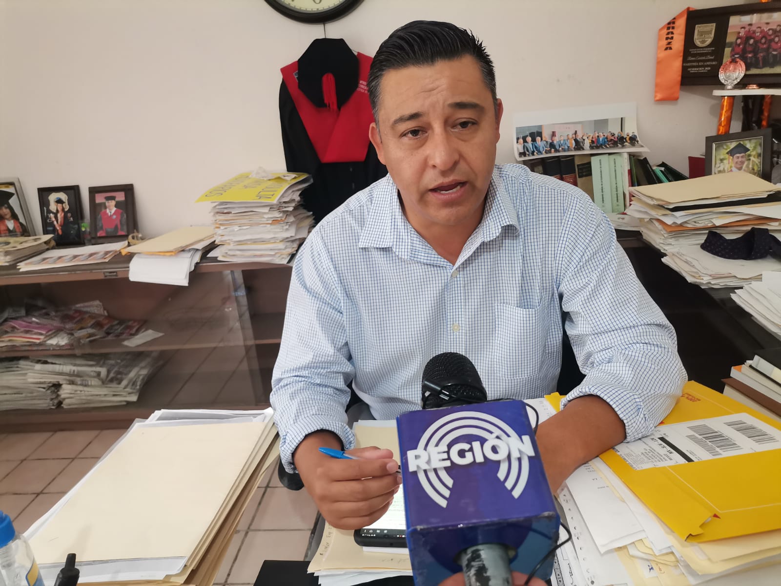 Evade Secretaría del Bienestar decreto de juez para vacunar a menores