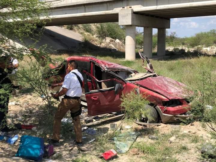 Muere residente de EU al salirse del camino
