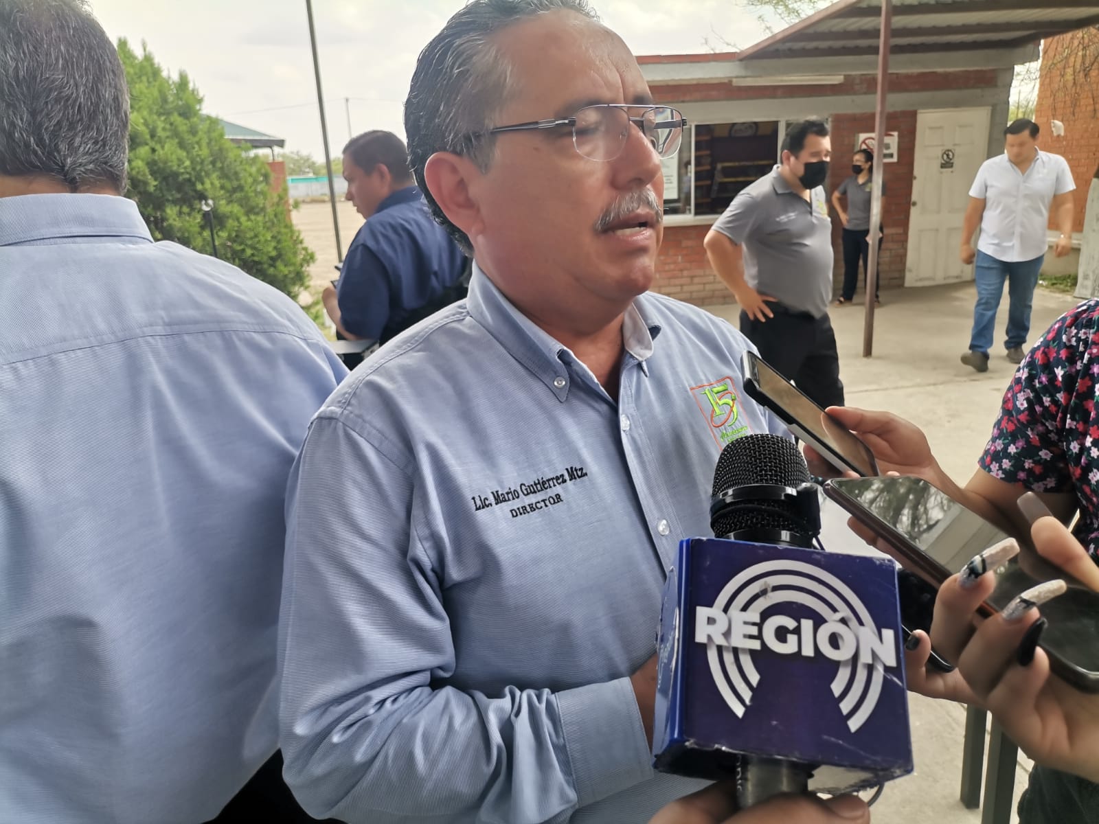 Reciben 55 estudiantes beca del programa del redondeo
