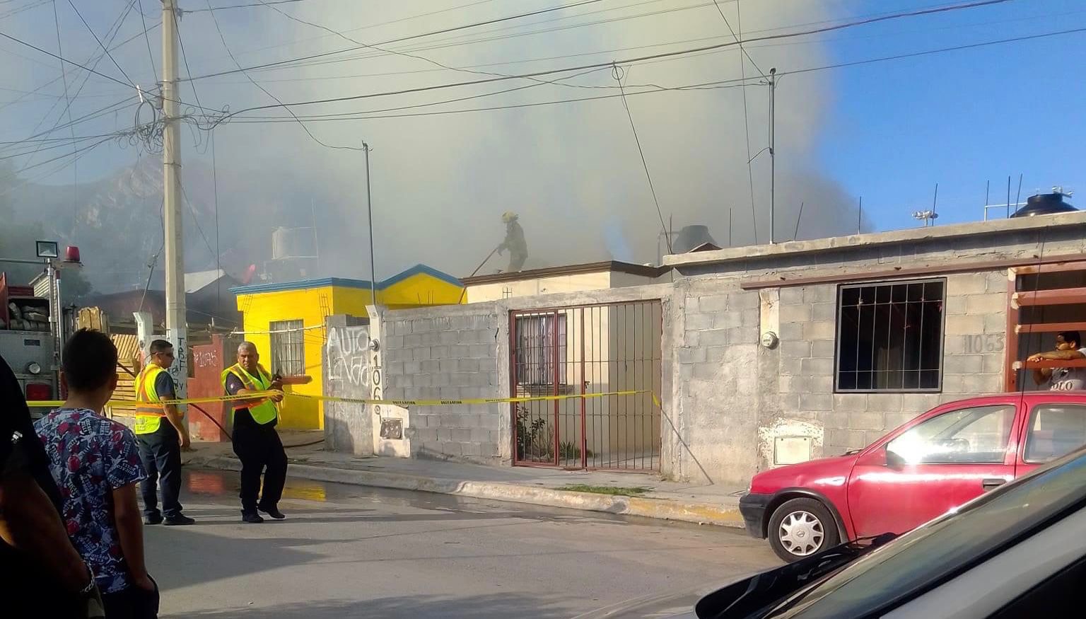 Incendia su casa tras ser denunciado por violencia familiar