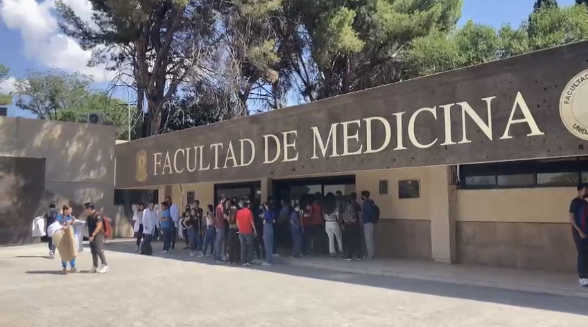 Estudiantes de Medicina exigen seguridad al gobierno federal