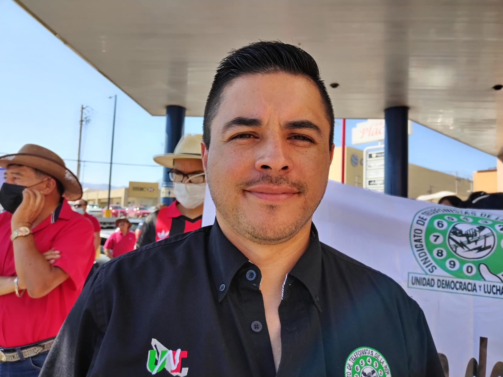 Paran labores trabajadores de Telmex