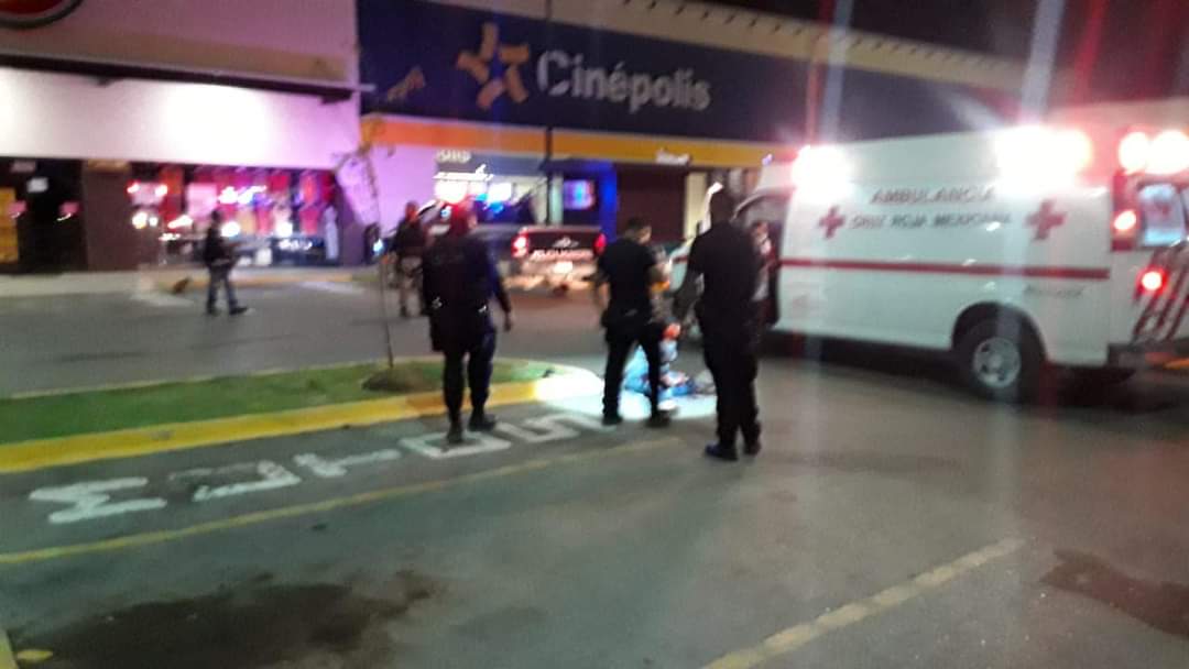 Arrolla a su mujer y huye en el Paseo Múzquiz