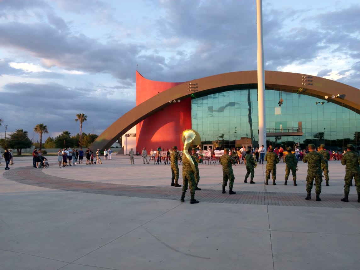 Sorprende personal de la Sedena con ‘flashmob’ en Acuña