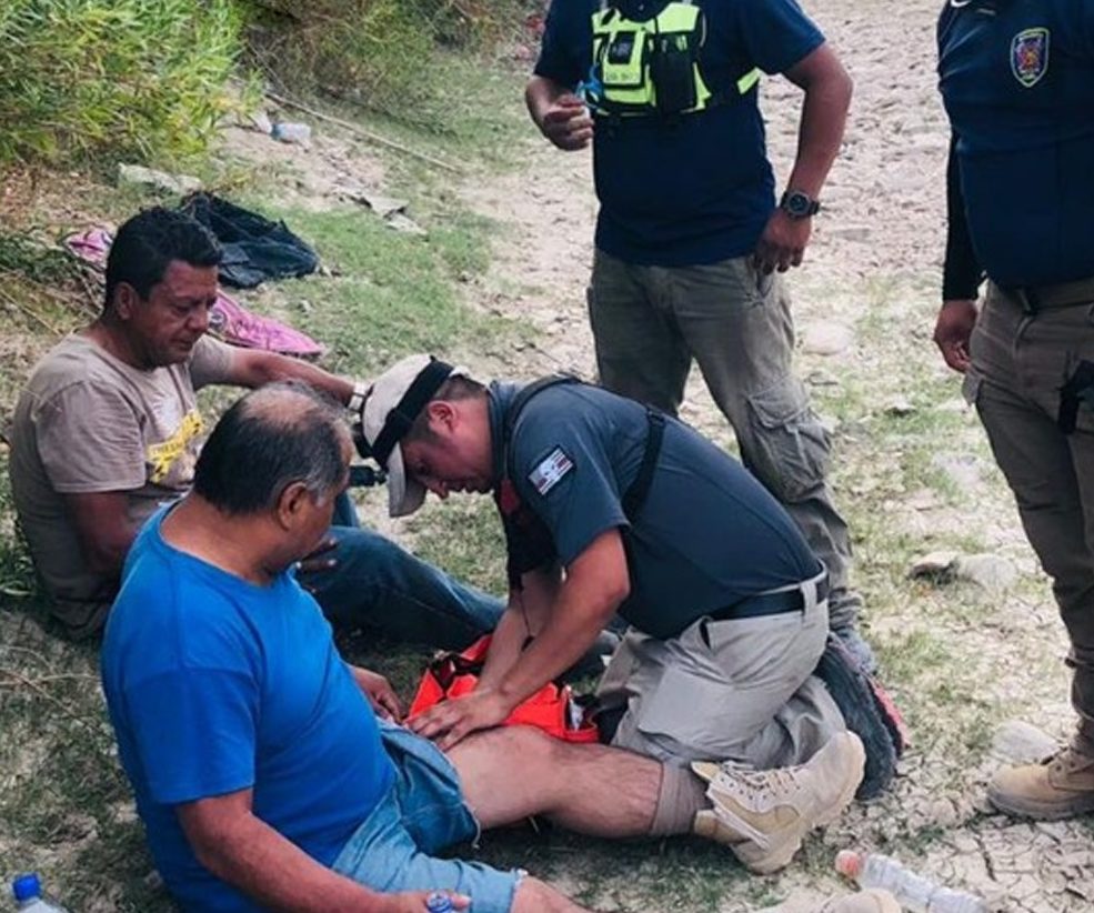 Rescatan a hombre extraviado en Sierra de Acuña