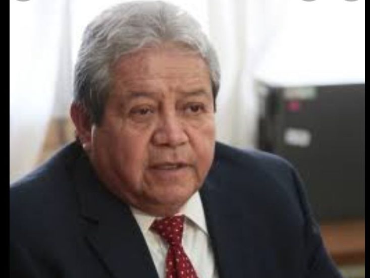 Familiares y amigos reportan el fallecimiento del profesor Julián Montoya de la Fuente