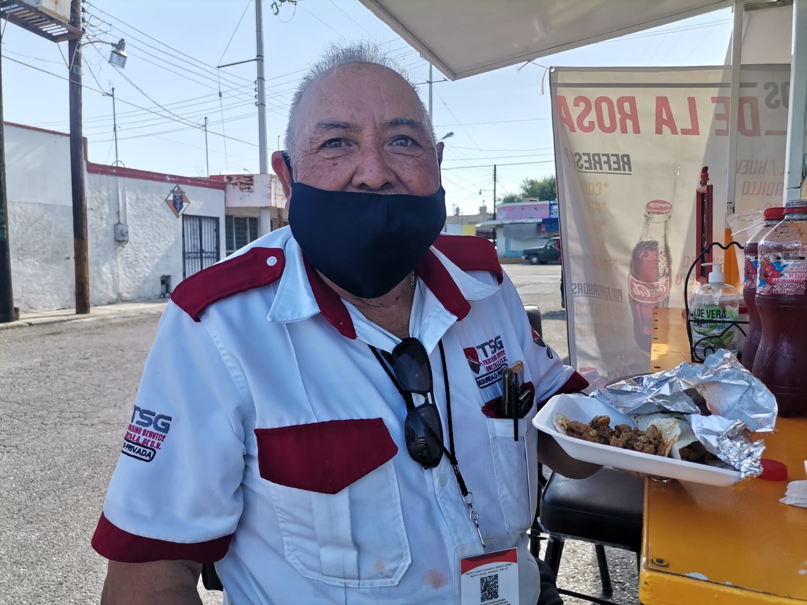 Meseros en Nueva Rosita tienen que trabajar bajo protocolos sanitarios