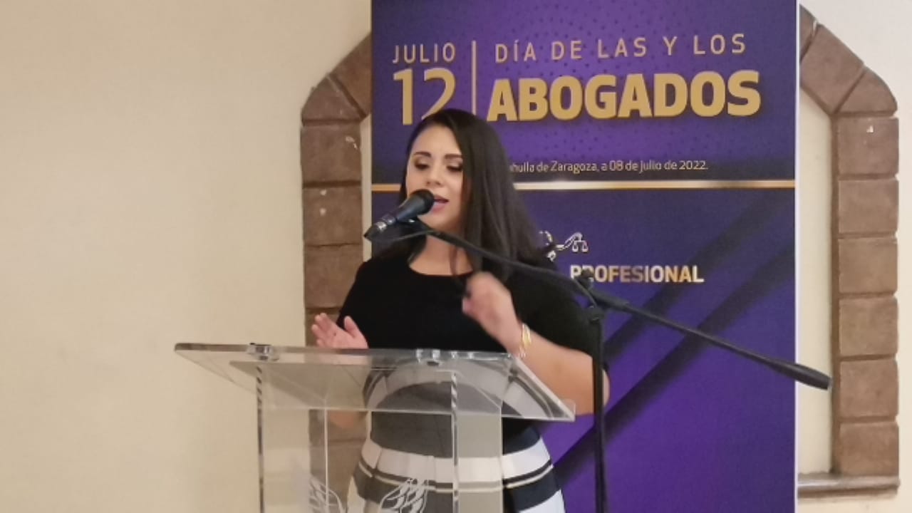 Toma protesta nueva mesa directiva de Barra de Abogados