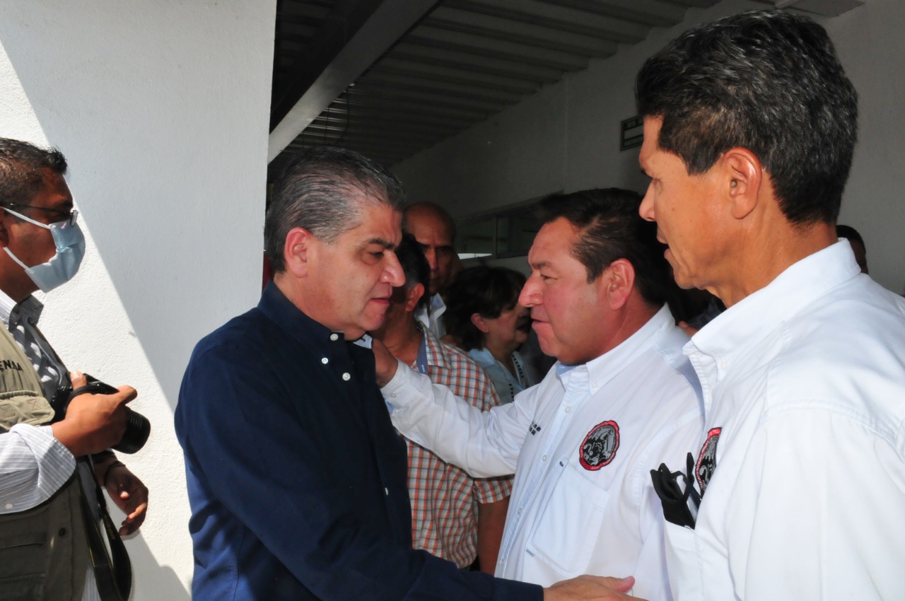 Gestionan becas para hijos de obreros