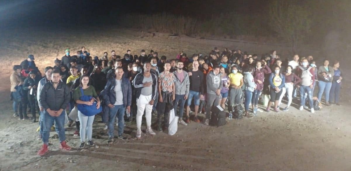 Aprovechan delincuentes y agresores sexuales grupos de migrantes para regresar a EU