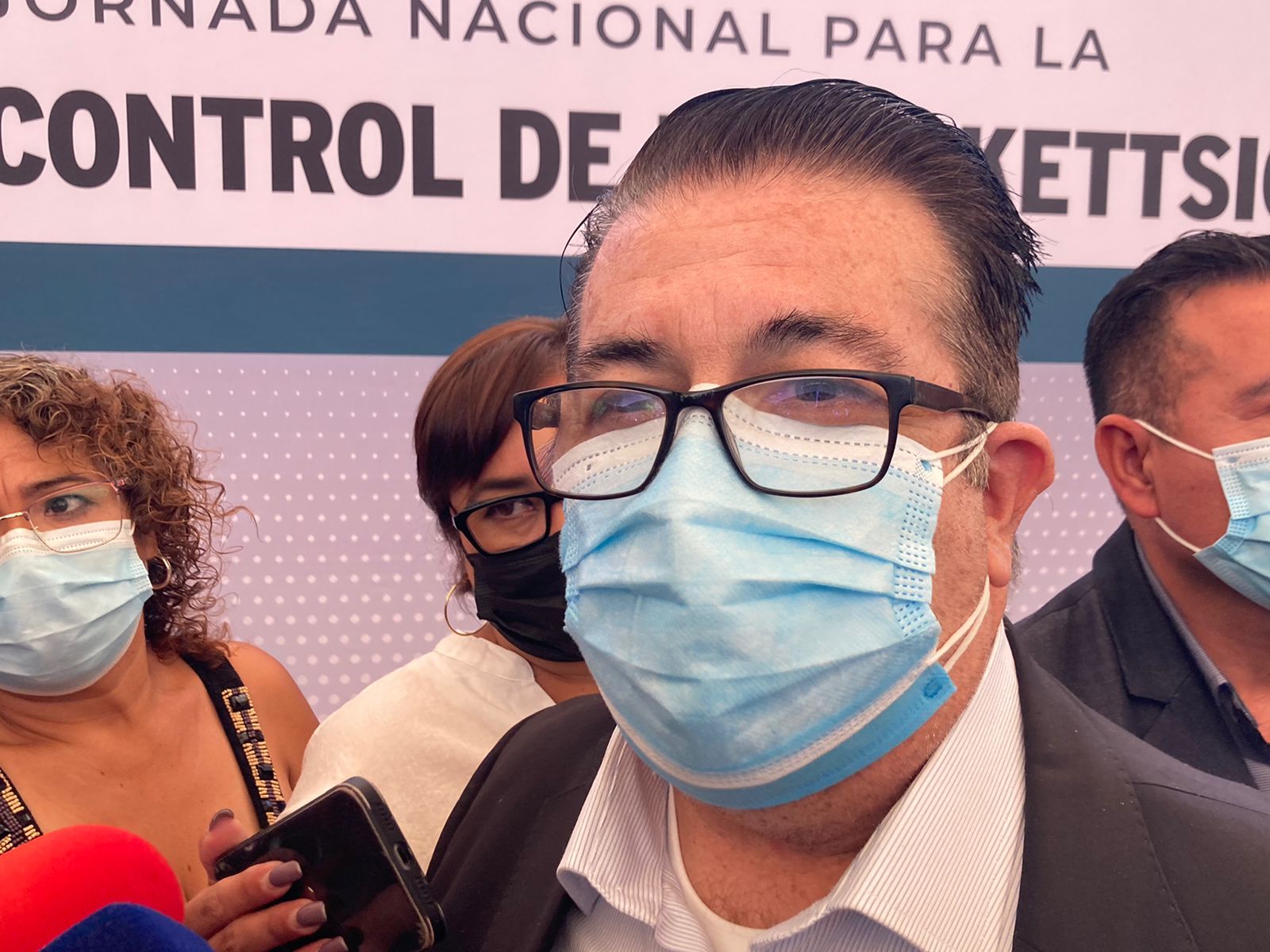 Desairan convocatoria del IMSS para médicos especialistas
