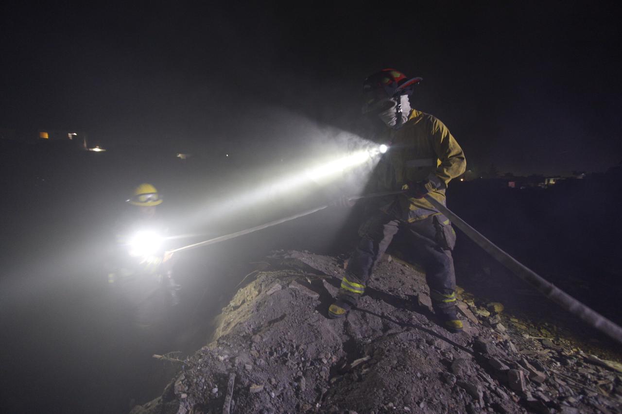 Incendio de arroyo afecta a los vecinos de la colonia El Salvador