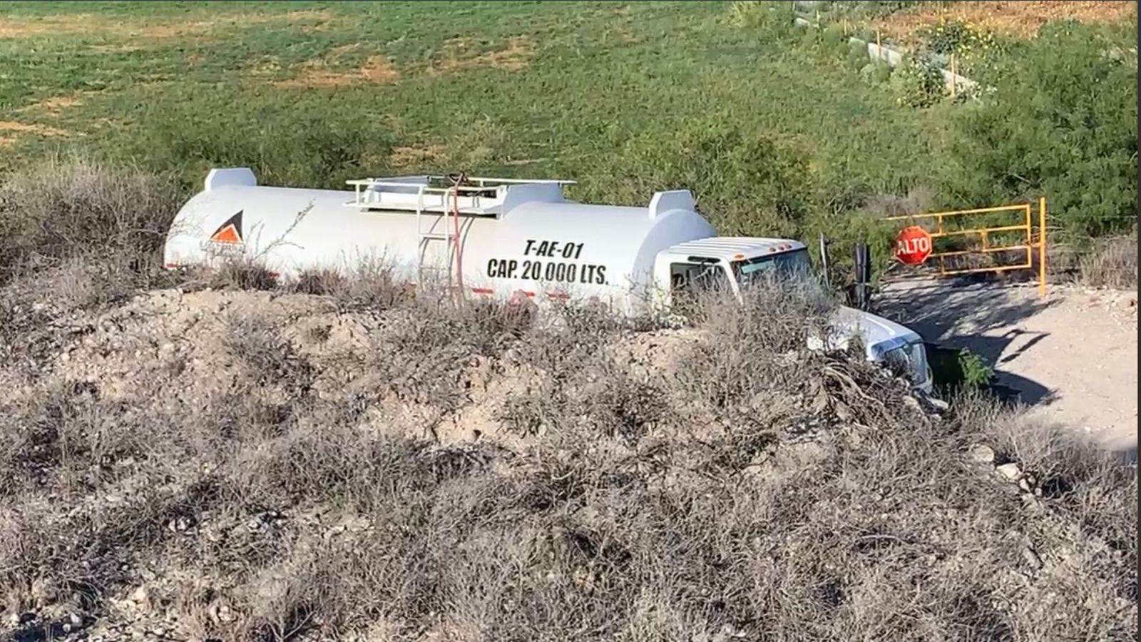 Aseguran pipa con huachicol y clausuran toma clandestina