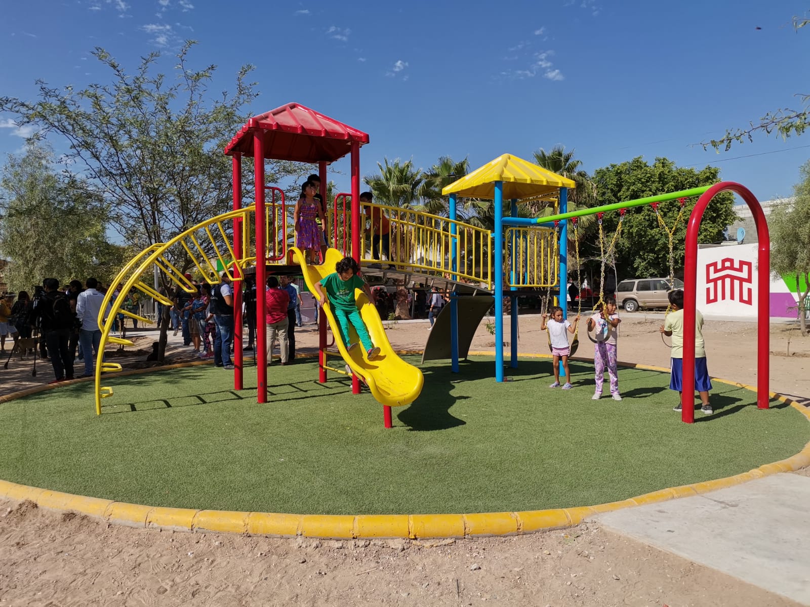 Entrega Torreón 19 plazas públicas en 2022