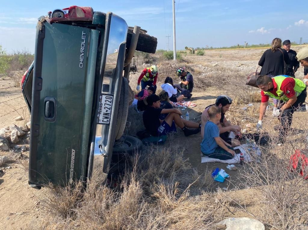 Volcadura en la carretera a Monclova deja seis lesionados