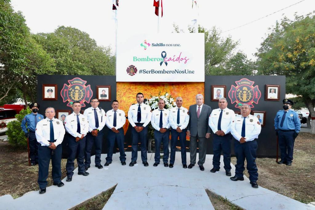 Hará Chema Fraustro revisión salarial de bomberos de Saltillo